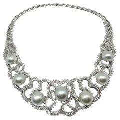 Collier ras du cou en or blanc 18K avec diamants et perles