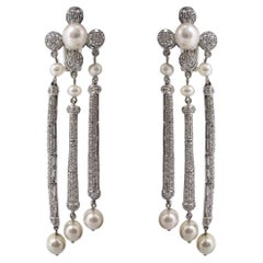 Pendientes de gota de diamantes y perlas de oro blanco de 18 quilates