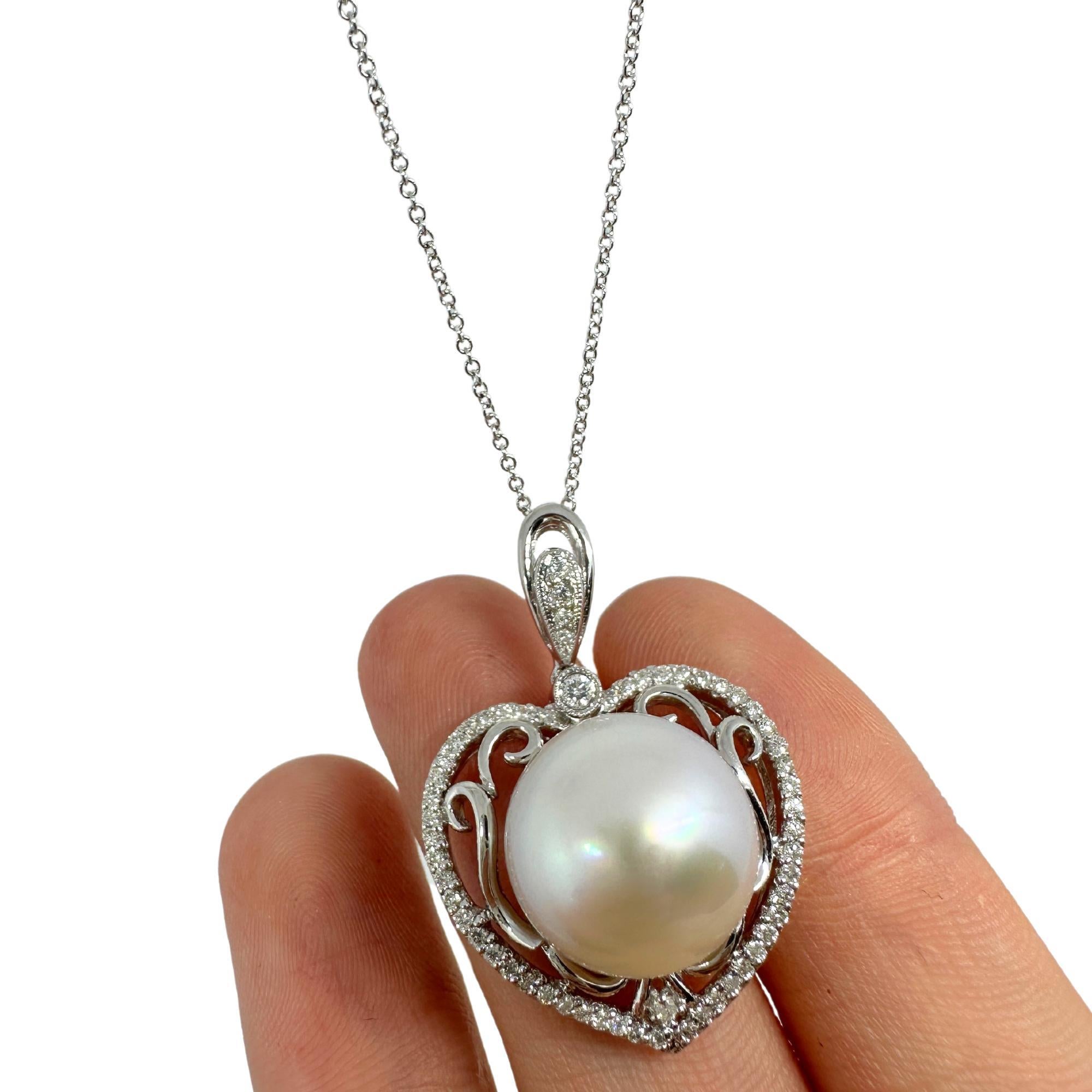 Round Cut 18K White Gold Diamond and Pearl Heart Pendant Necklace For Sale