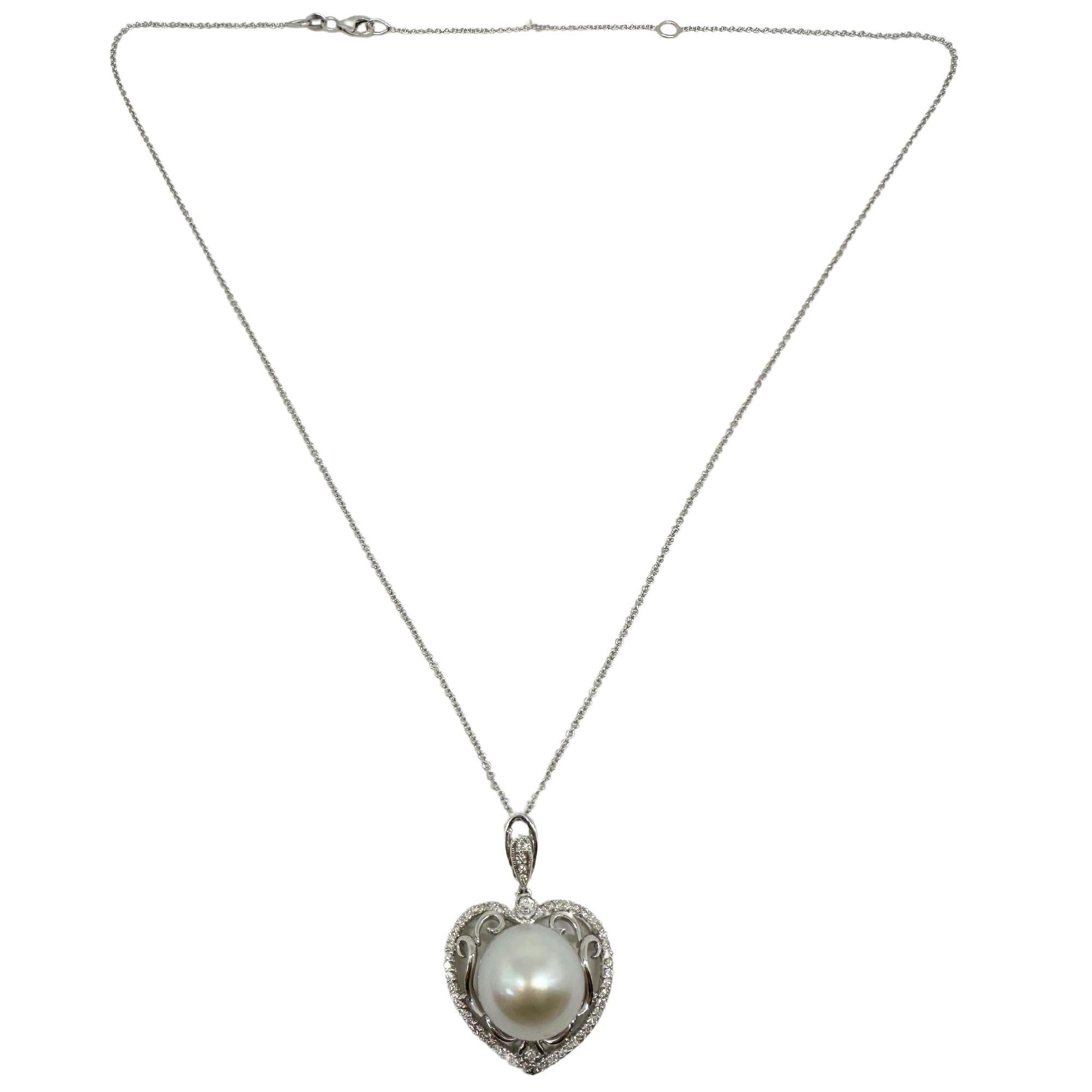 18K White Gold Diamond and Pearl Heart Pendant Necklace For Sale 3