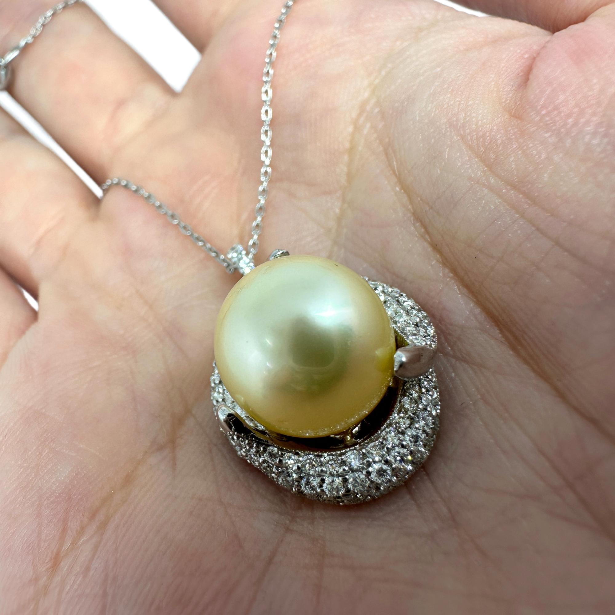 18K White Gold Diamond and Pearl Pendant Necklace For Sale 6