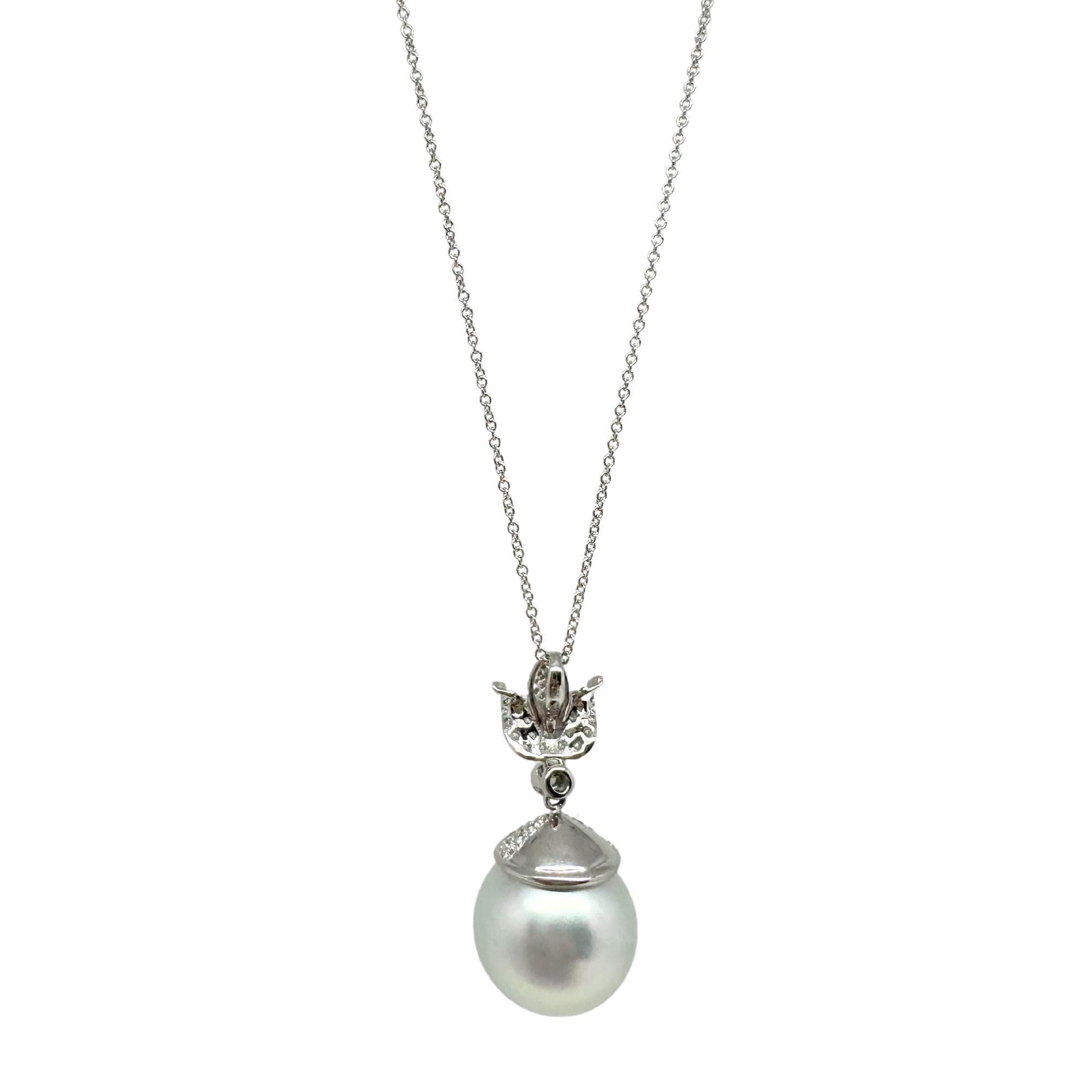 Women's 18K White Gold Diamond and Pearl Pendant Necklace For Sale