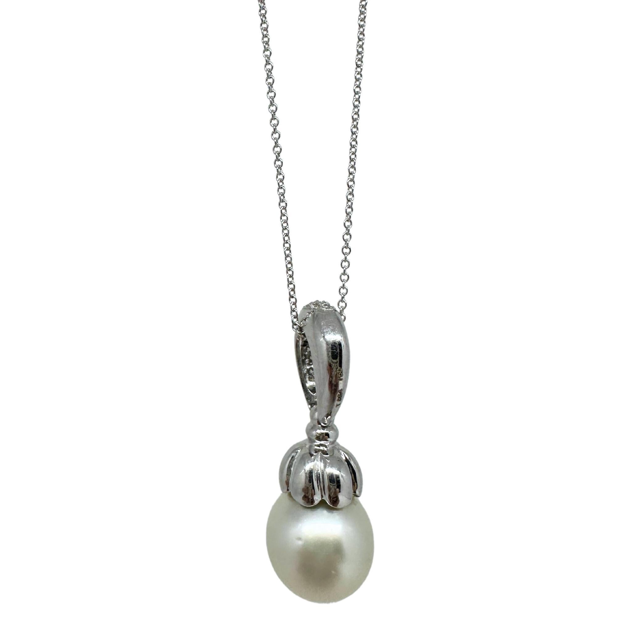 Women's 18K White Gold Diamond and Pearl Pendant Necklace For Sale
