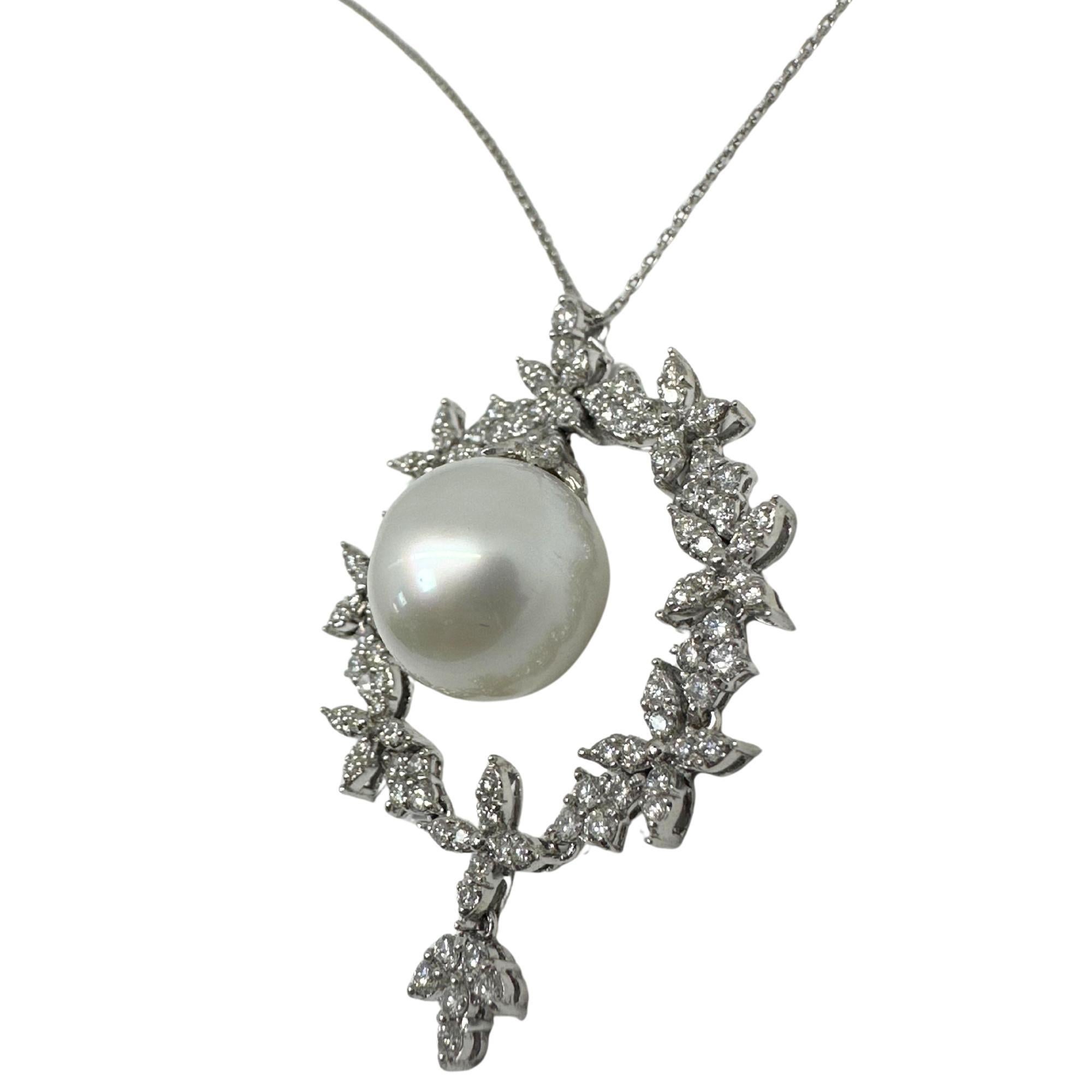18K Weißgold Diamant- und Perlen-Anhänger-Halskette Damen im Angebot