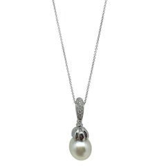 18K White Gold Diamond and Pearl Pendant Necklace