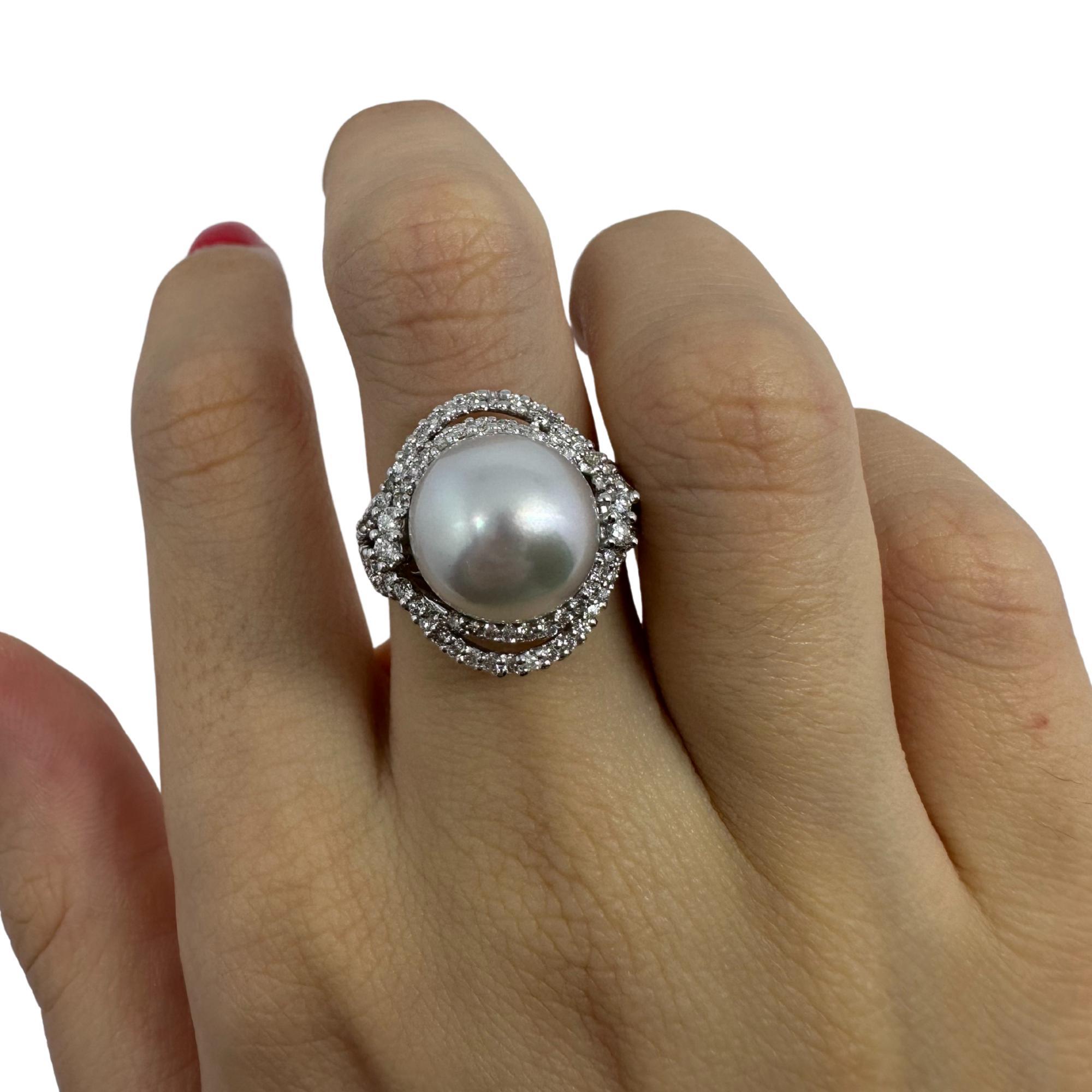 Anello con diamanti e perle in oro bianco 18K in vendita 5