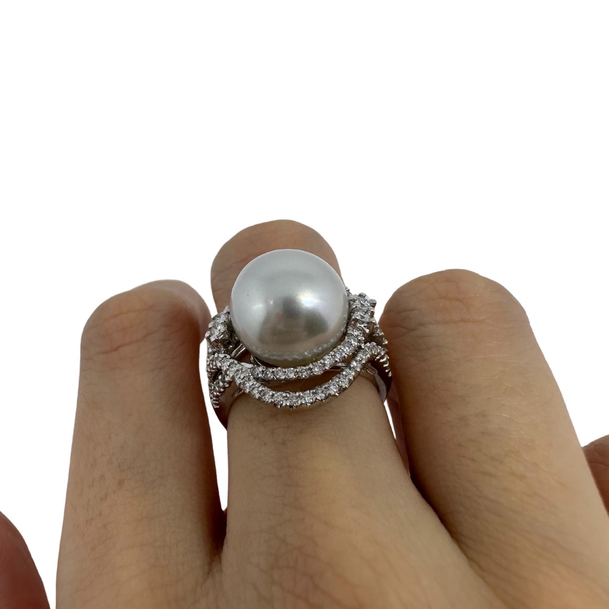 Anello con diamanti e perle in oro bianco 18K in vendita 6