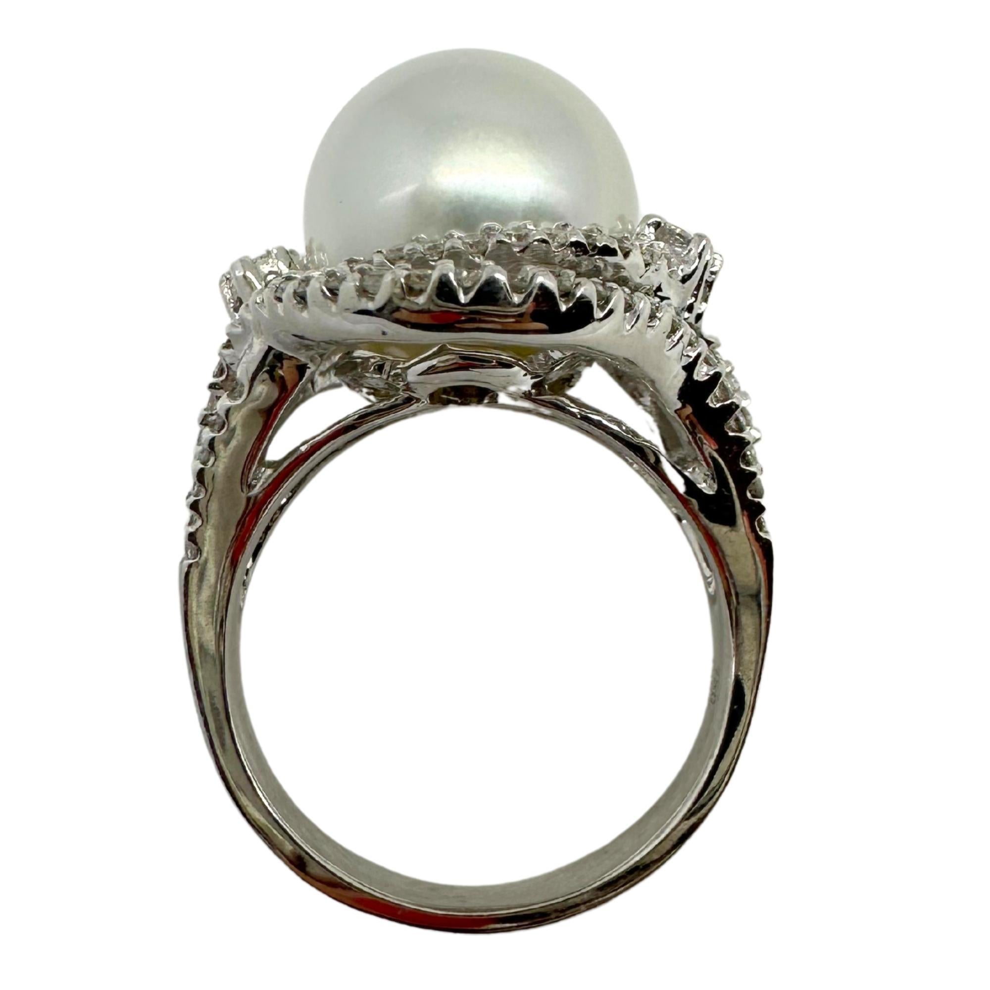 Anello con diamanti e perle in oro bianco 18K in vendita 4