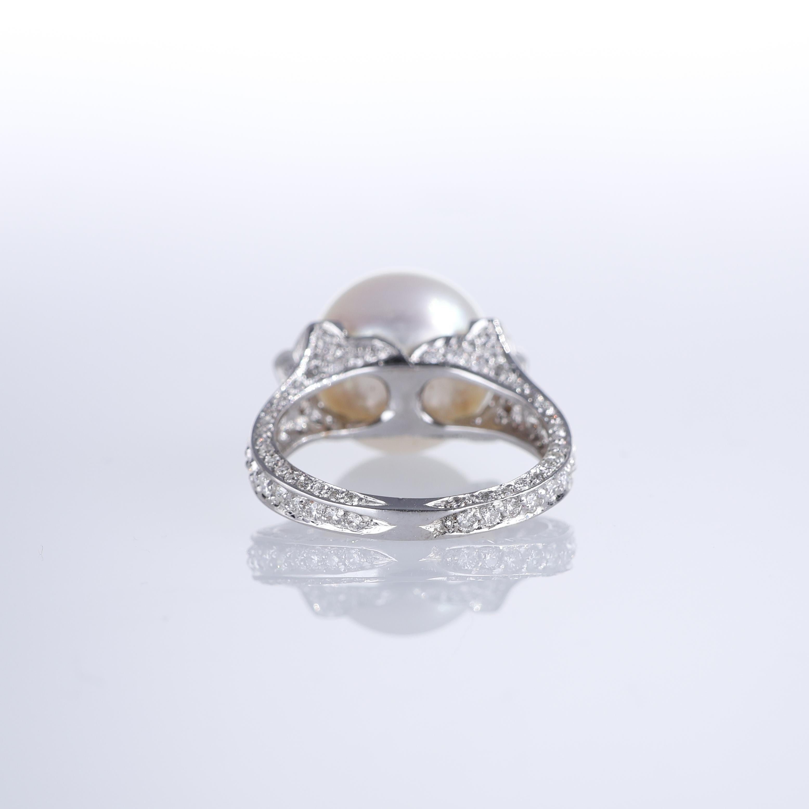Women's or Men's 18K White Gold Diamond and Pearl Ring with Clover Motif For Sale