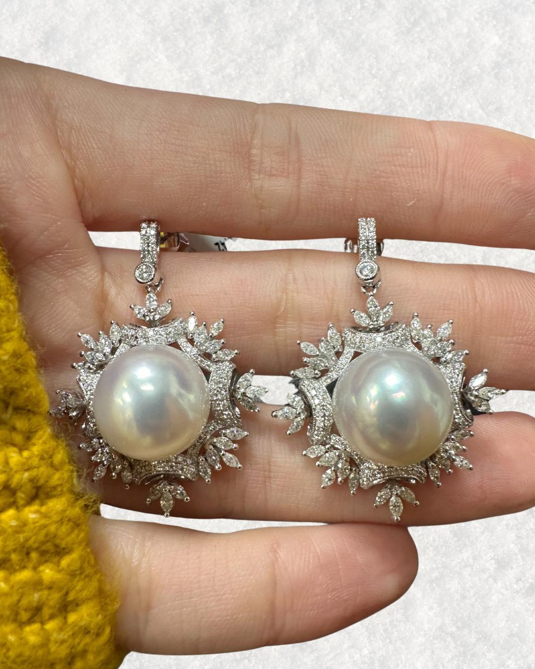 18K White Gold Diamond and Pearl Snowflake Earrings In Good Condition For Sale In New York, NY