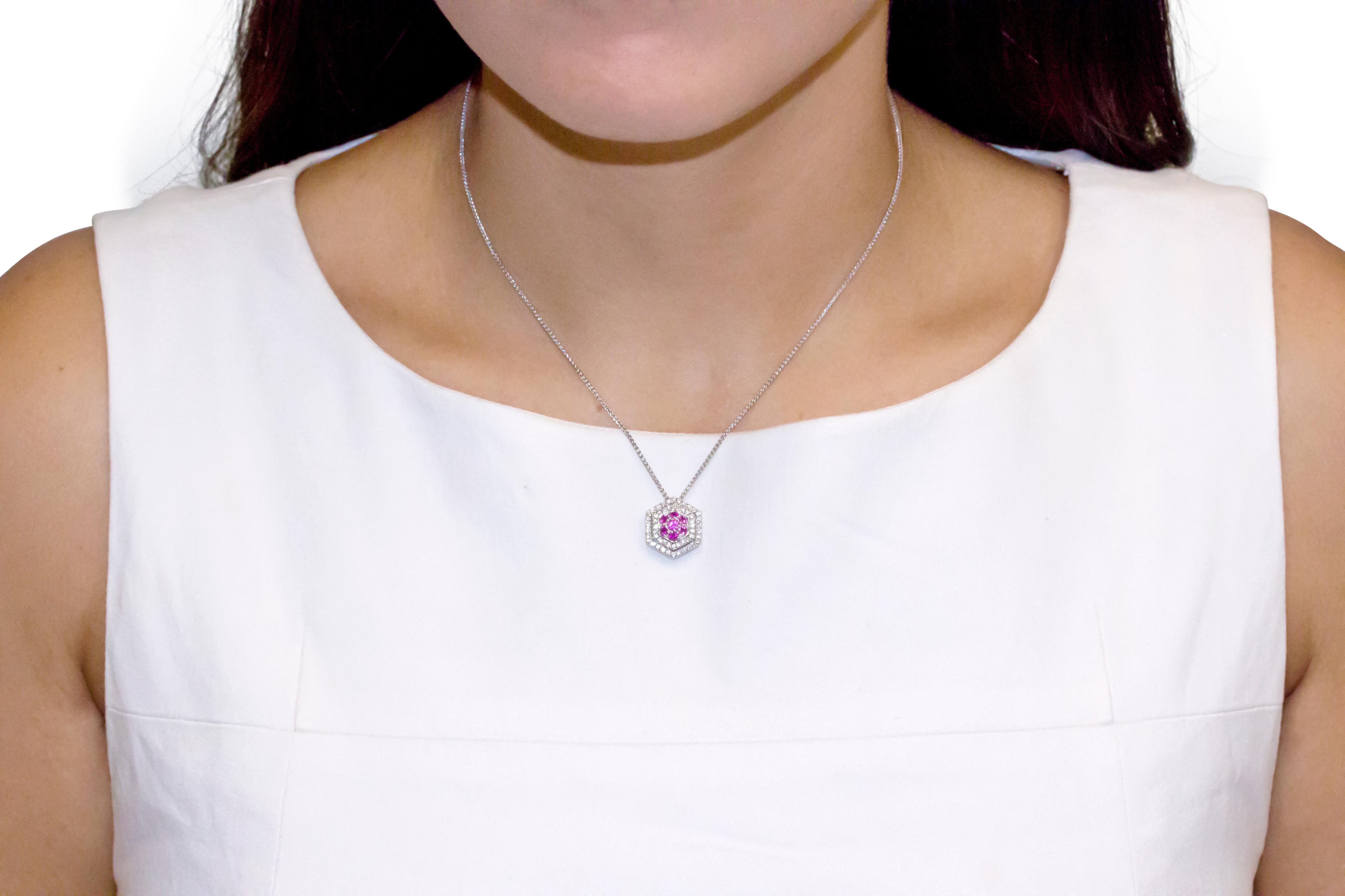 Contemporary 18 Karat White Gold Diamond and Pink Sapphire Pendant Necklace For Sale