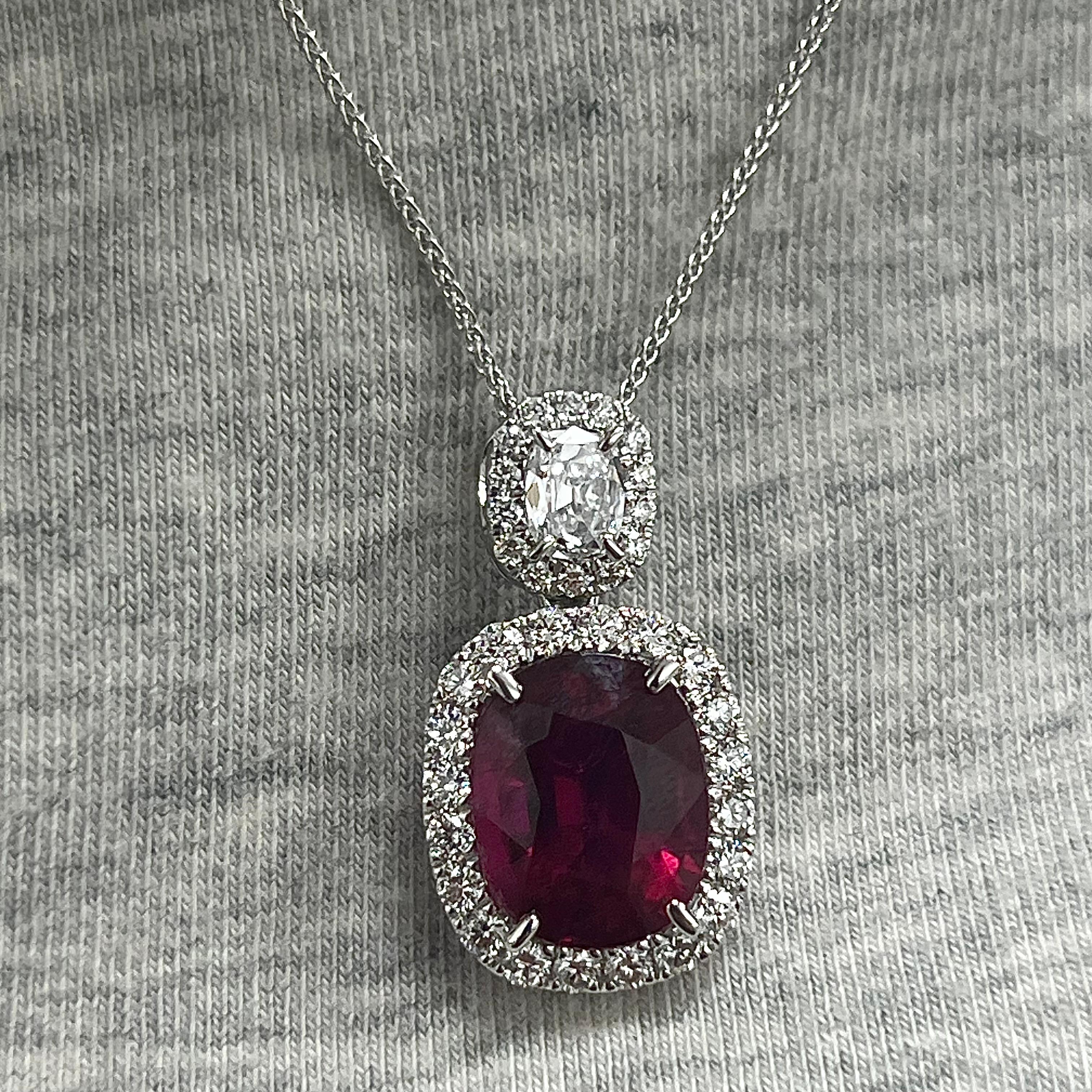 Moderne Pendentif en or blanc 18K diamant et rubellite en vente