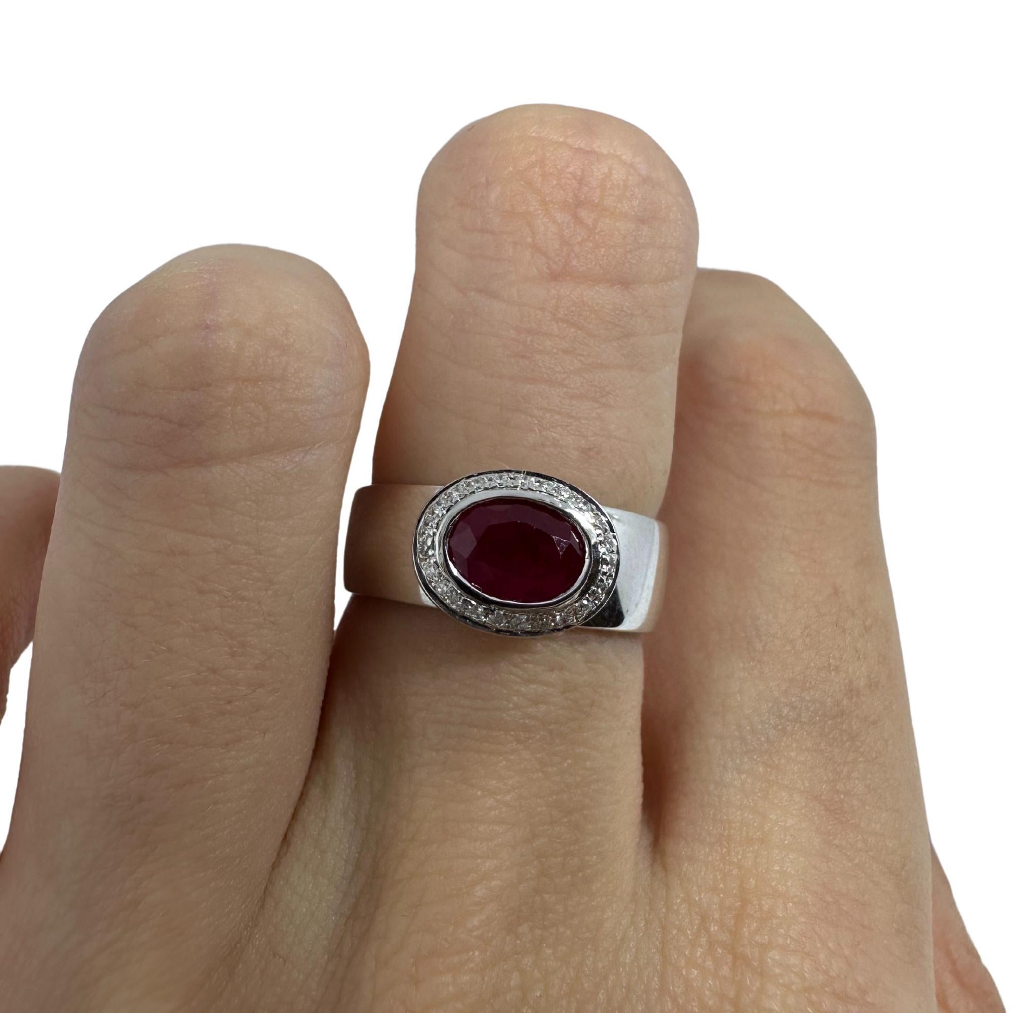 Oval Cut 18K White Gold Diamond and Ruby Band Ring For Sale