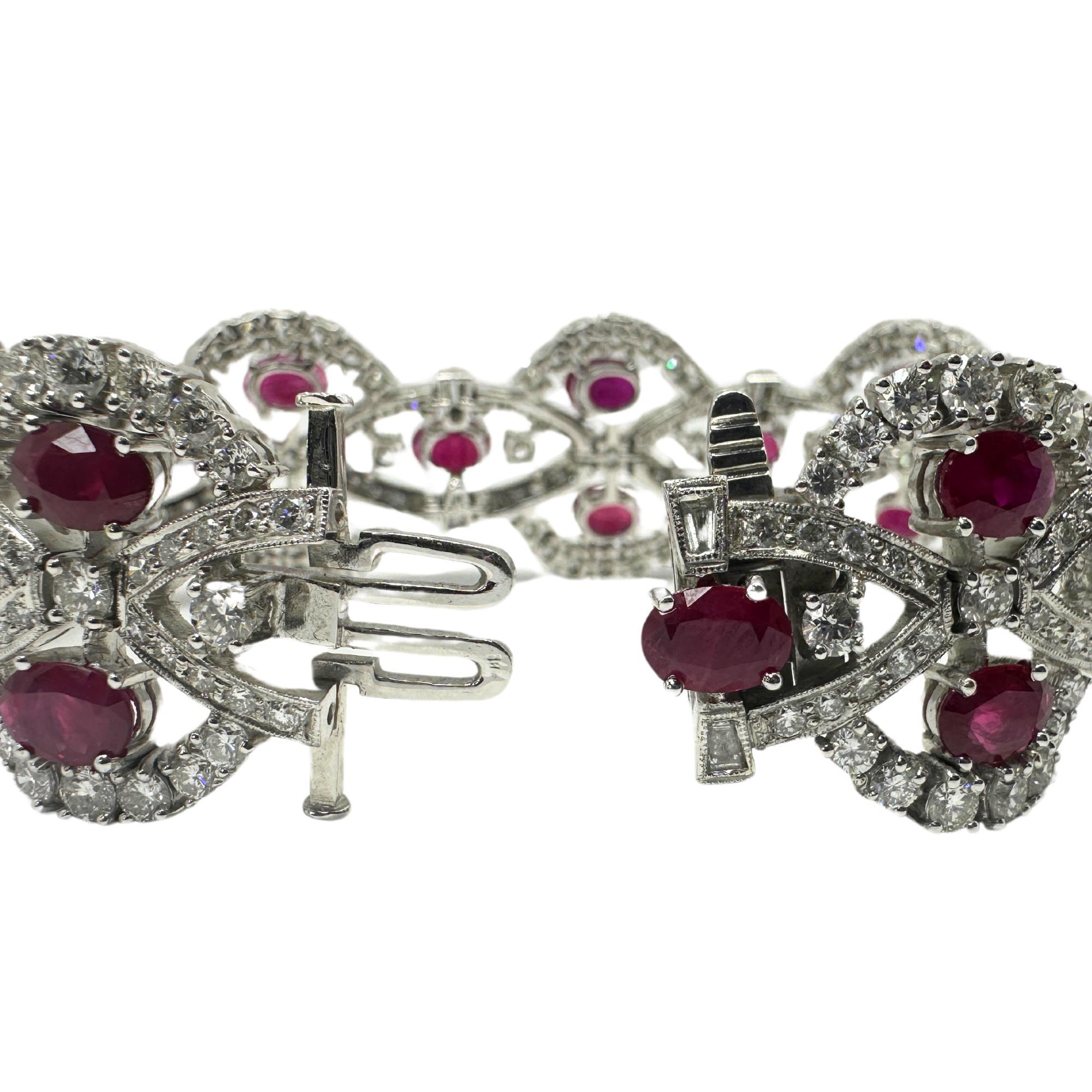 Taille mixte Bracelet en or blanc 18 carats avec diamants et rubis en vente
