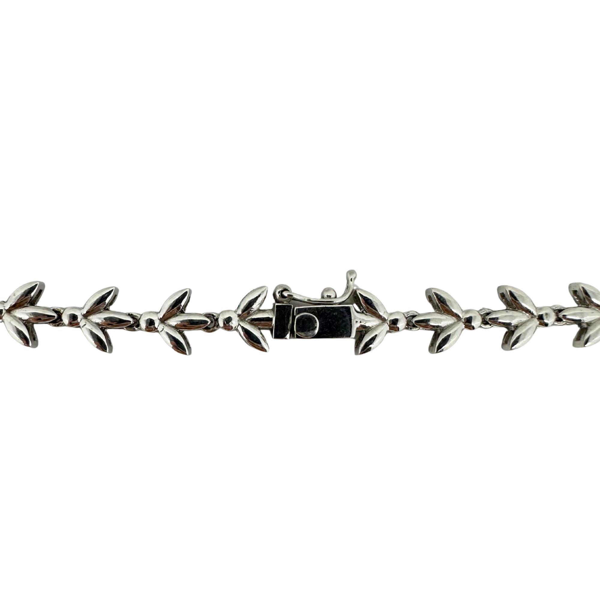 Collier ras du cou en or blanc 18 carats, diamants et rubis - 15 pouces en vente 2
