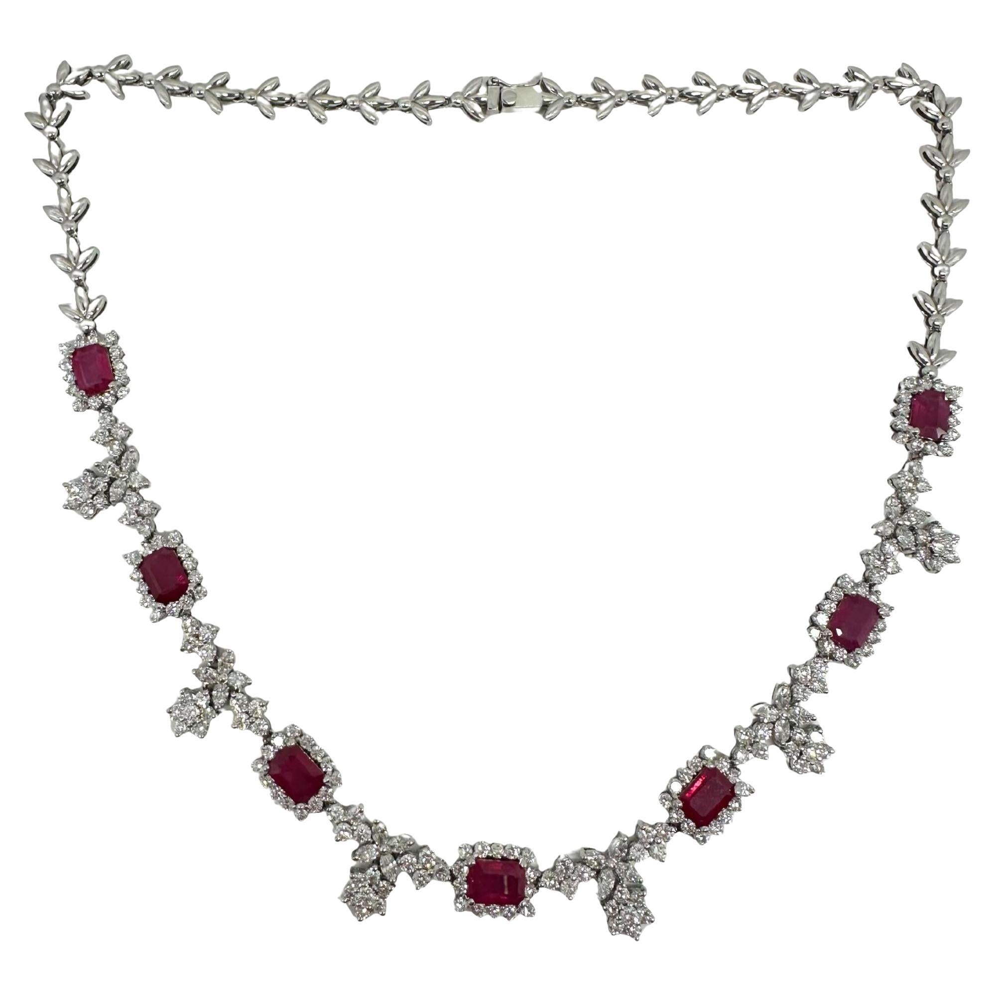 Collier ras du cou en or blanc 18 carats, diamants et rubis - 15 pouces en vente
