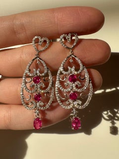 18K Weißgold Diamant und Rubin Ohrringe