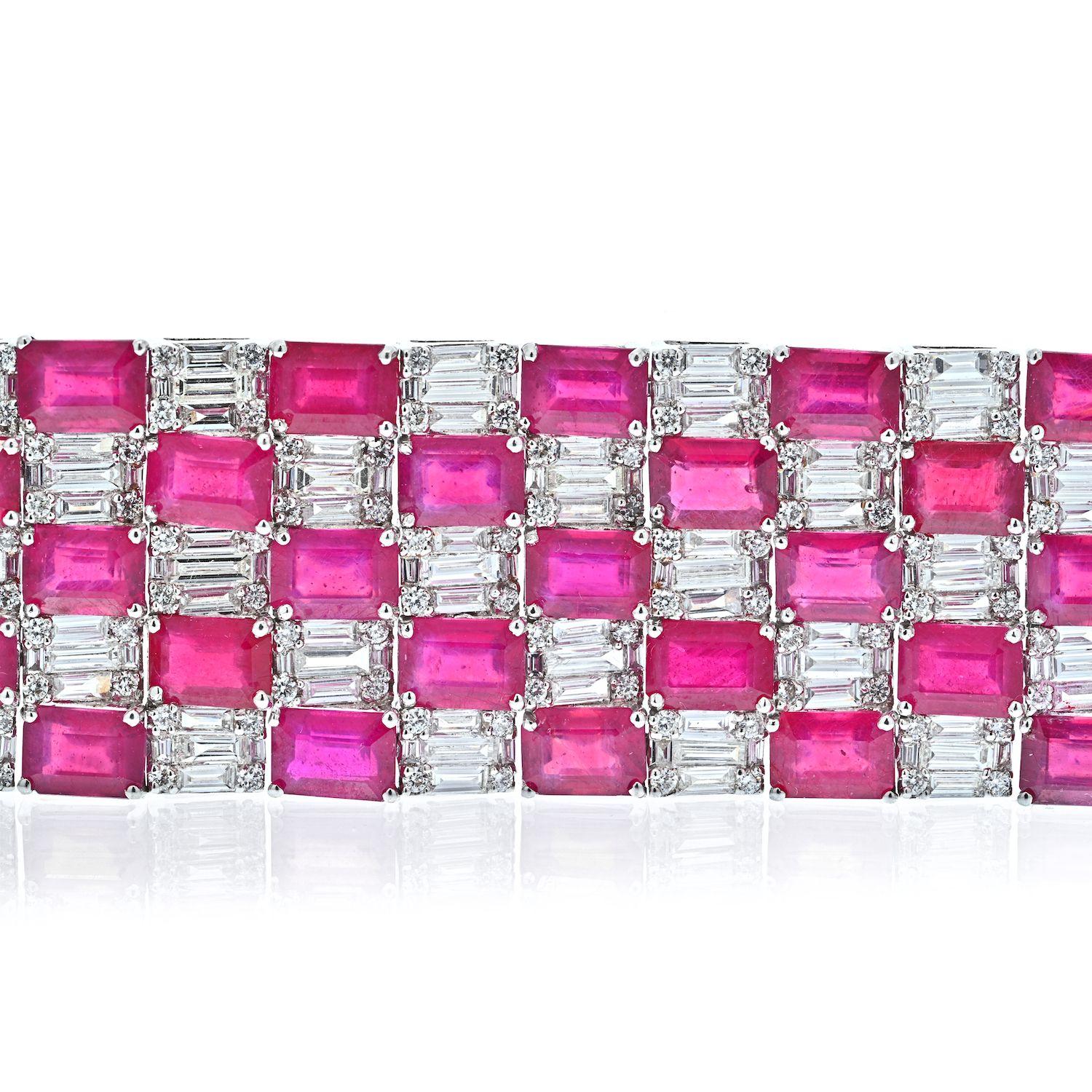Moderne Bracelet de style tapis en or blanc 18 carats avec diamants et rubis en vente