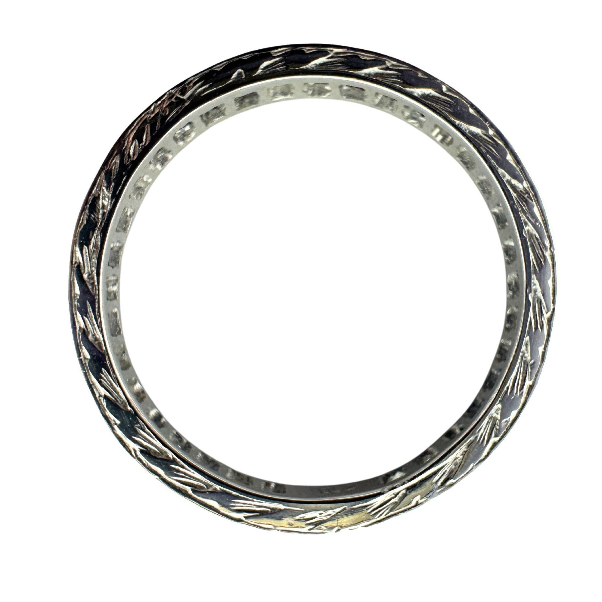 Round Cut 18K White Gold Diamond and Sapphire Band