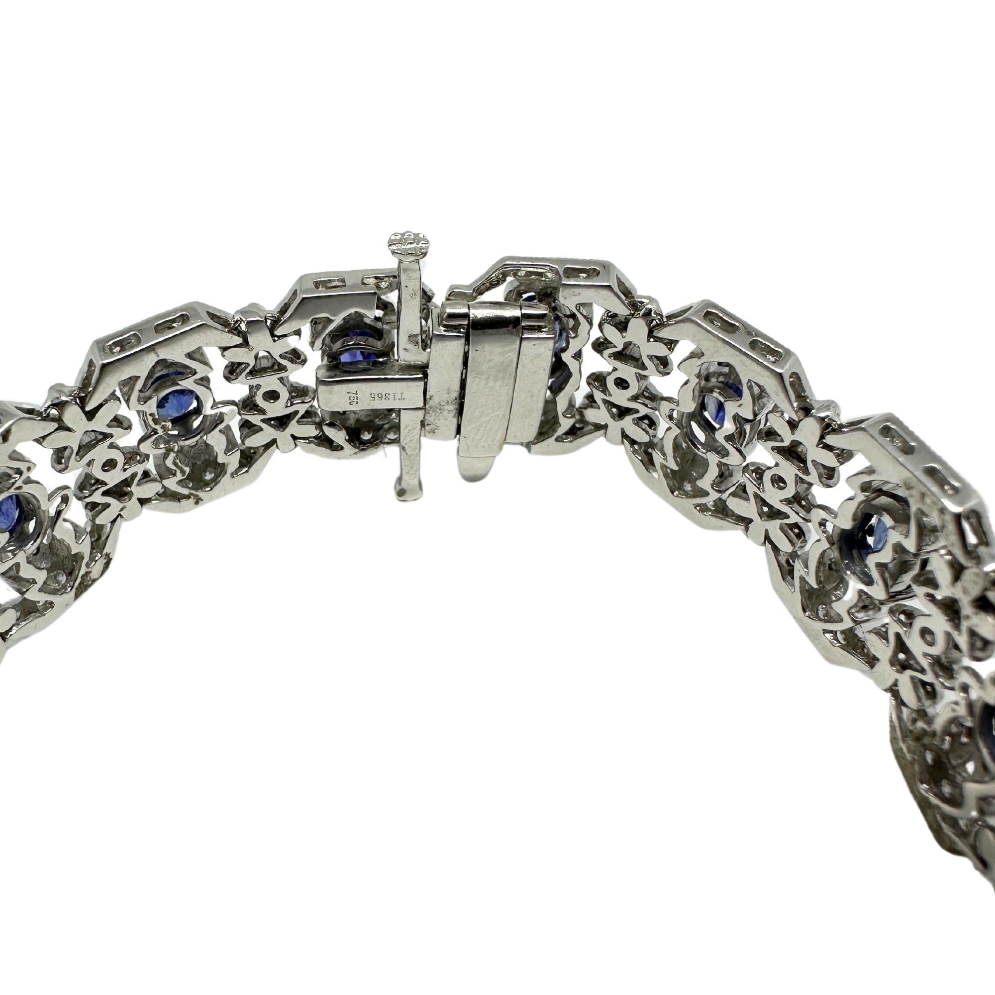 Bracelet en or blanc 18 carats avec diamants et saphirs en vente 4