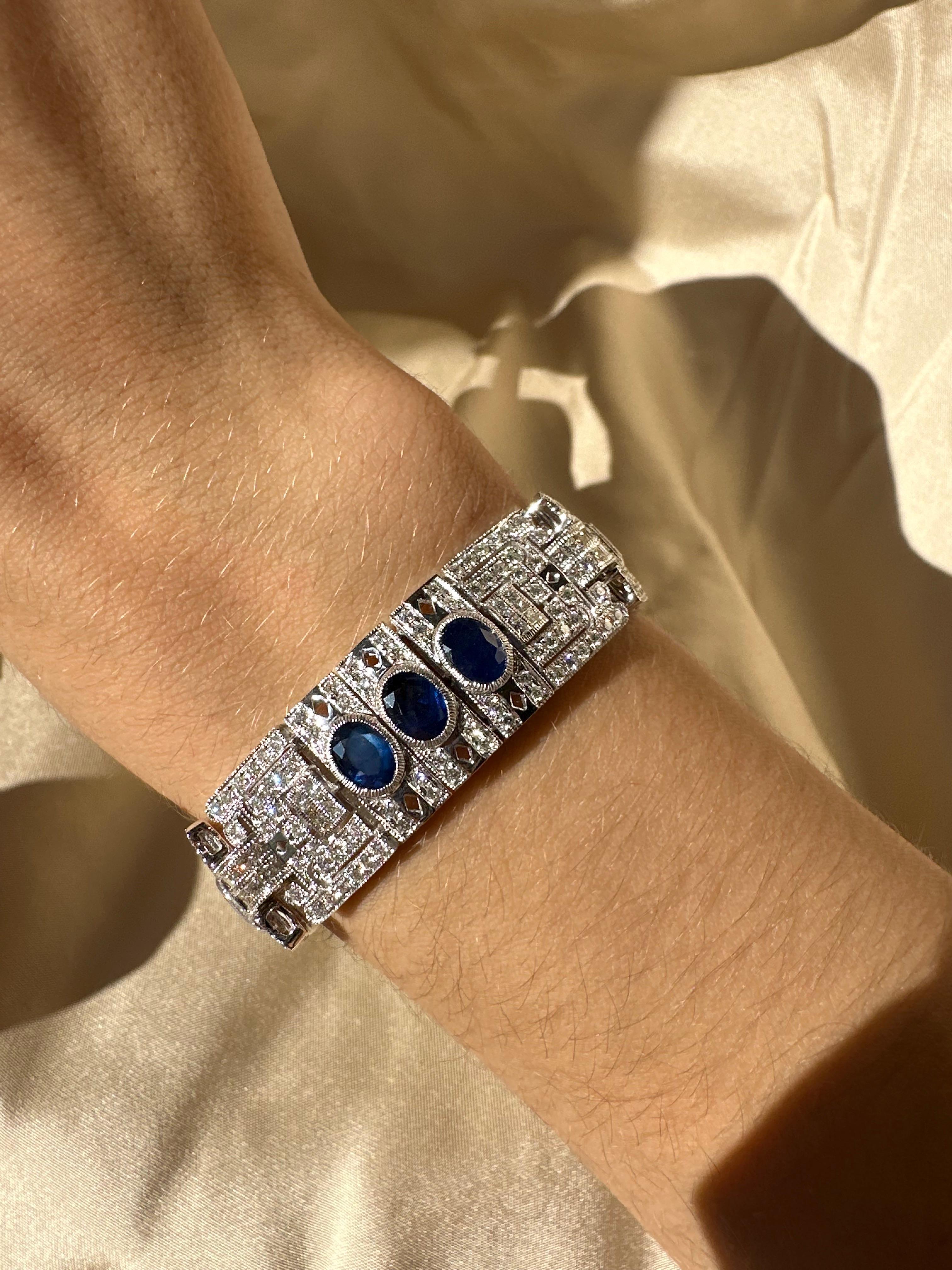 Taille ovale Bracelet en or blanc 18 carats avec diamants et saphirs en vente