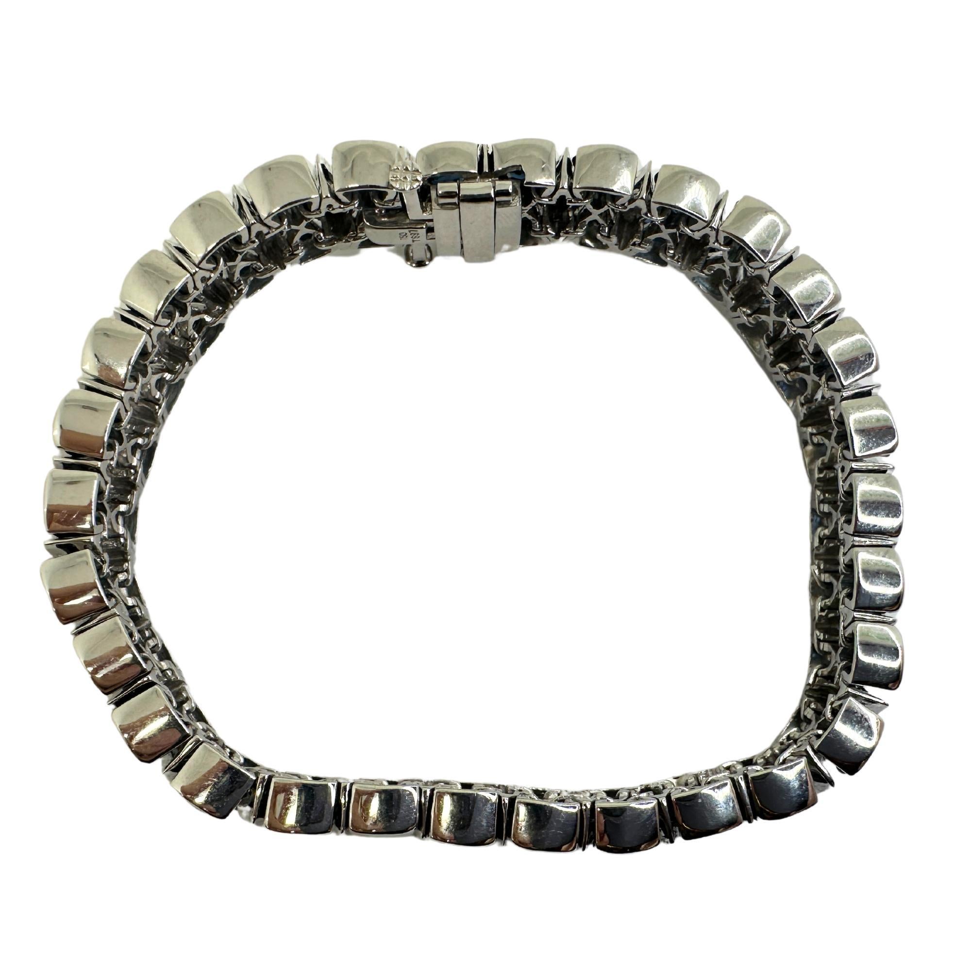 Taille mixte Bracelet en or blanc 18 carats avec diamants et saphirs en vente