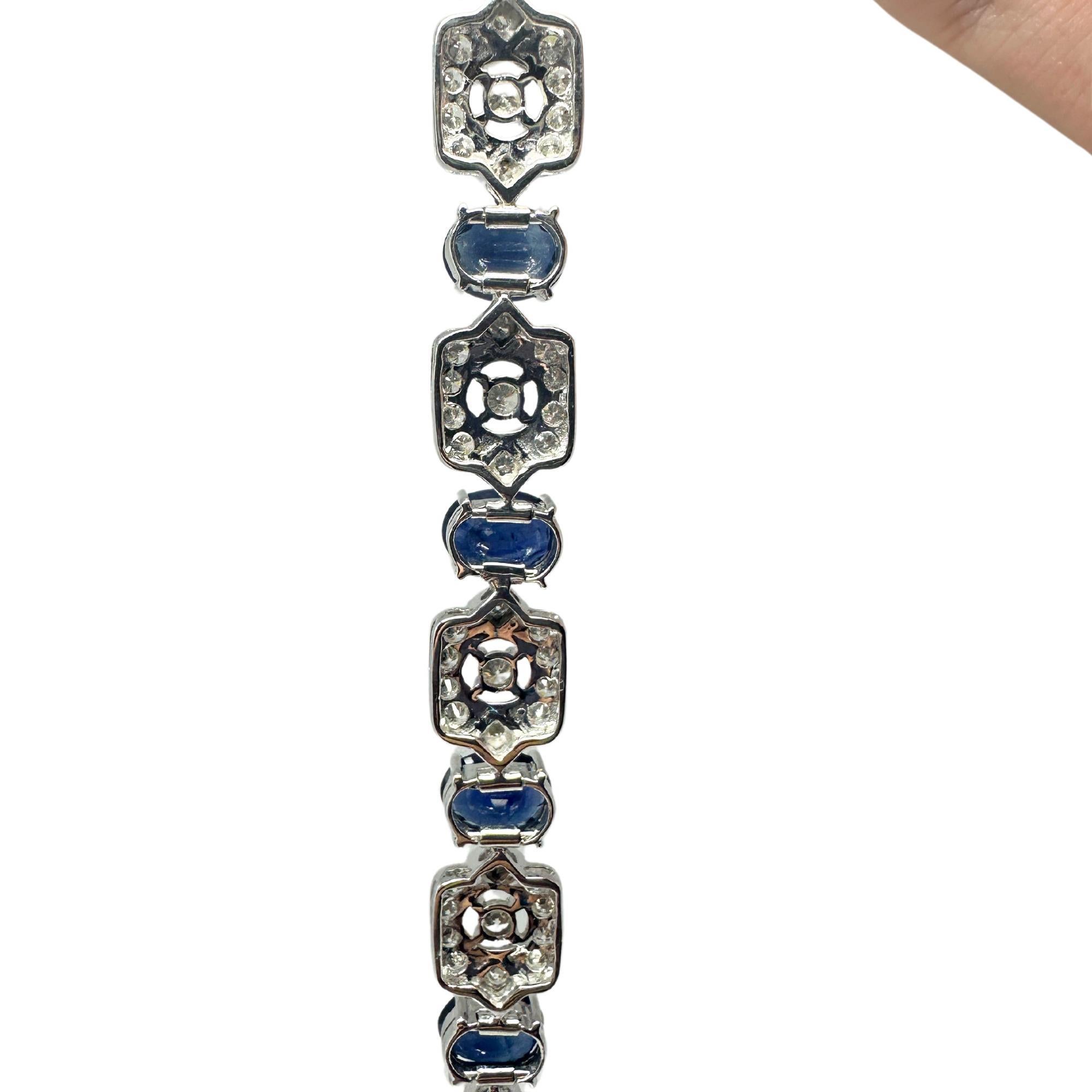 Bracelet en or blanc 18 carats avec diamants et saphirs Bon état - En vente à New York, NY