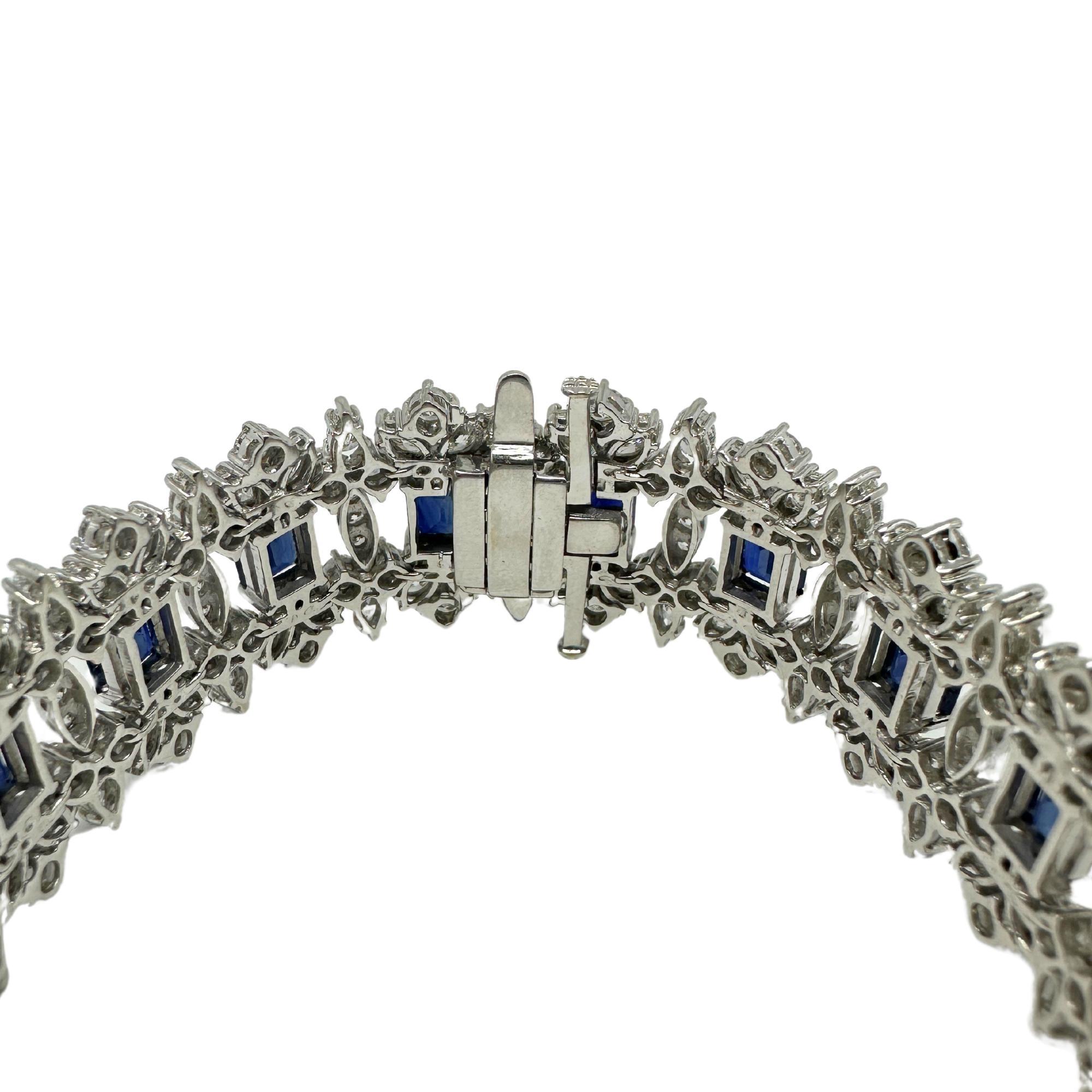 Bracelet en or blanc 18 carats avec diamants et saphirs Bon état - En vente à New York, NY
