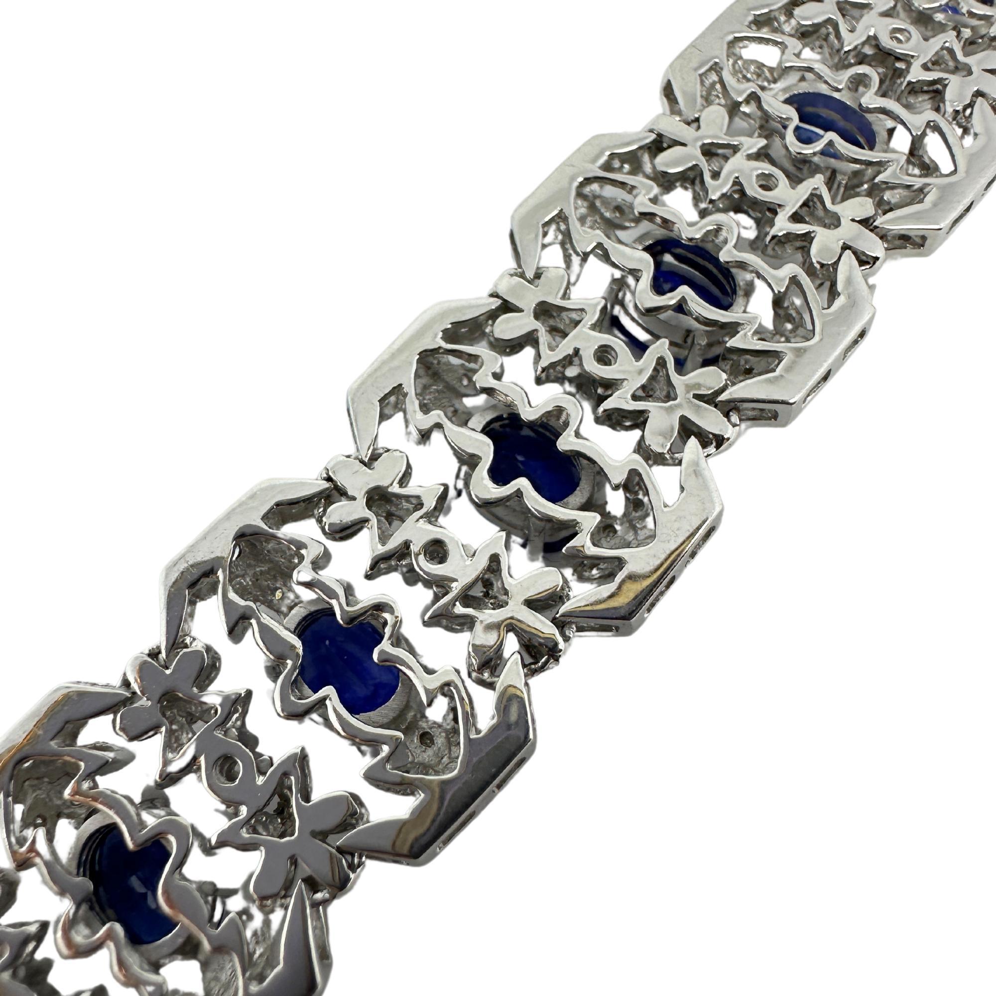Bracelet en or blanc 18 carats avec diamants et saphirs Pour femmes en vente