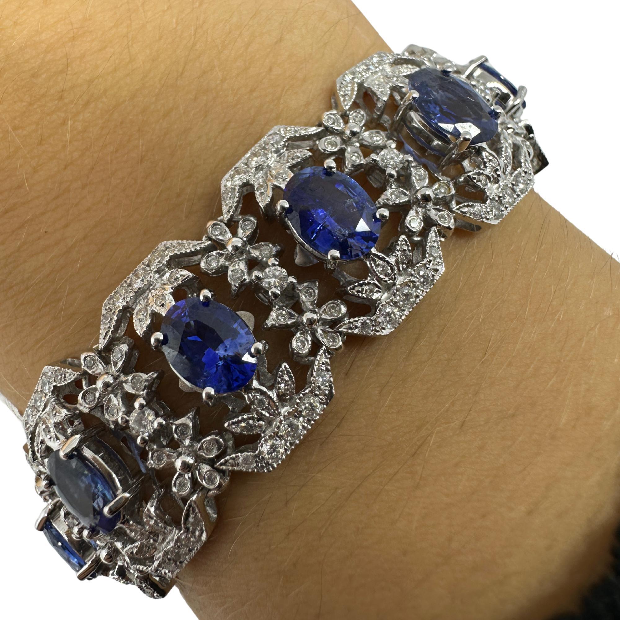 Bracelet en or blanc 18 carats avec diamants et saphirs en vente 2