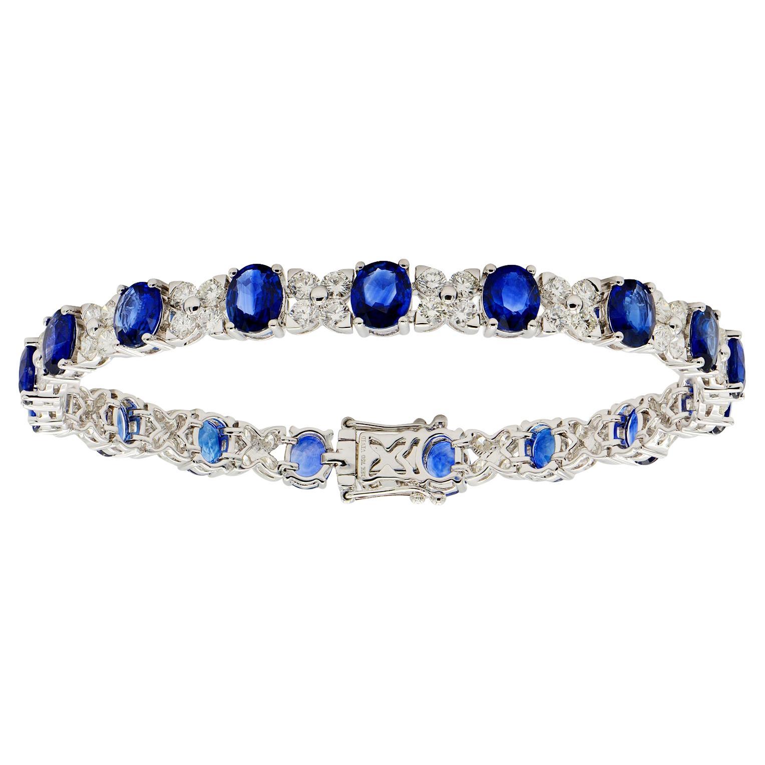 Bracelet en or blanc 18 carats avec diamants et saphirs en vente