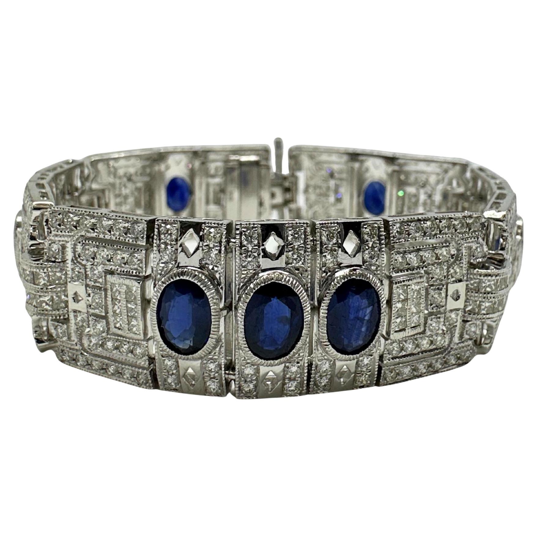 Bracelet en or blanc 18 carats avec diamants et saphirs en vente