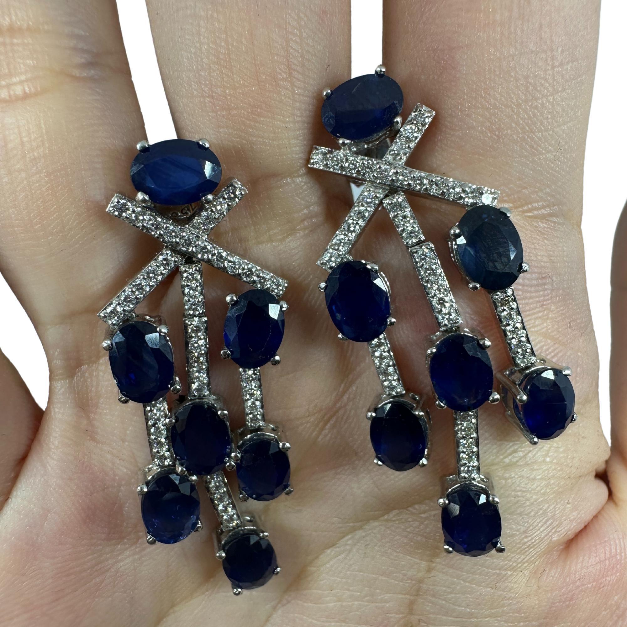 18k White Gold Diamond and Sapphire Earrings In Good Condition For Sale In New York, NY