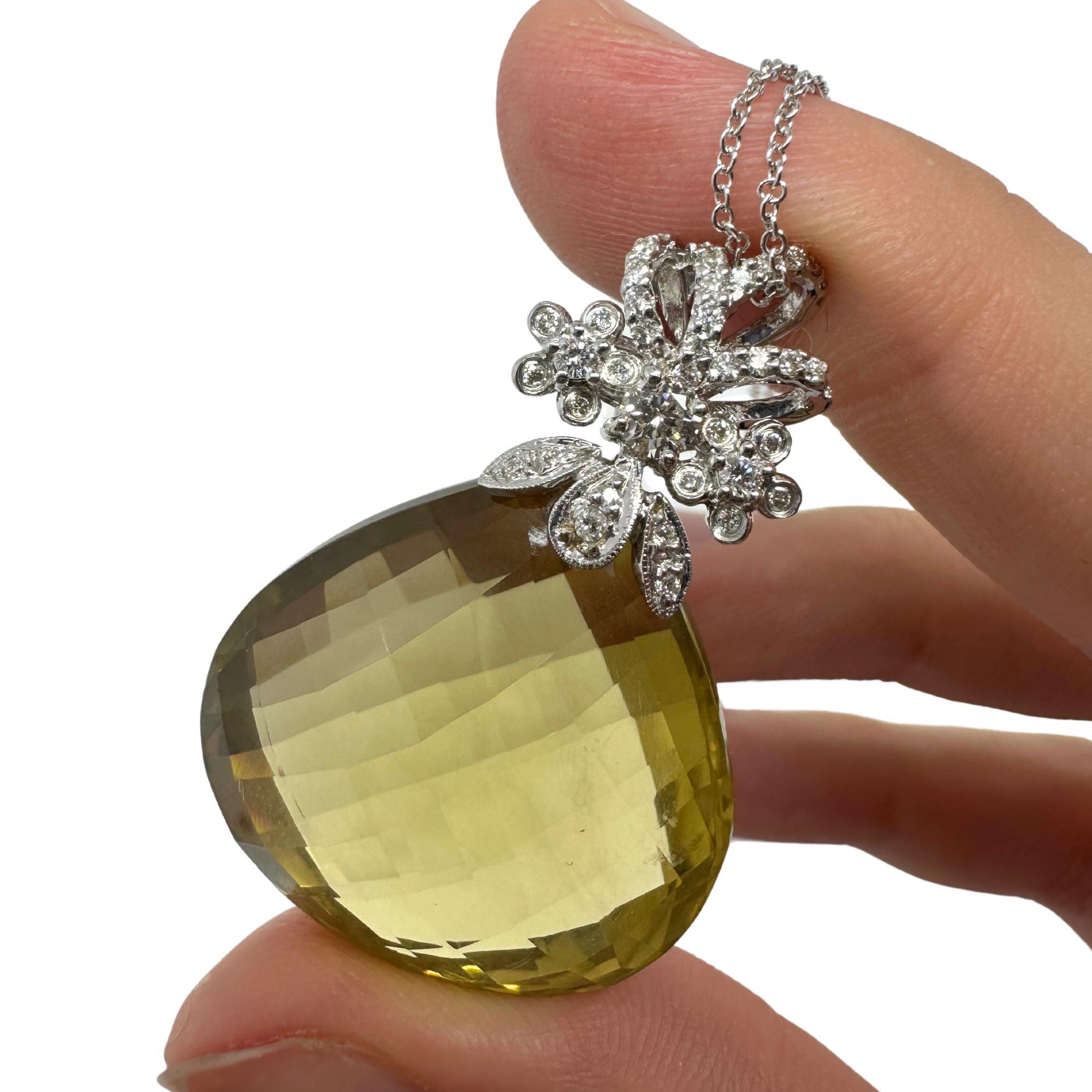 18K White Gold Diamond and Smoky Topaz Pendant Necklace In Good Condition For Sale In New York, NY