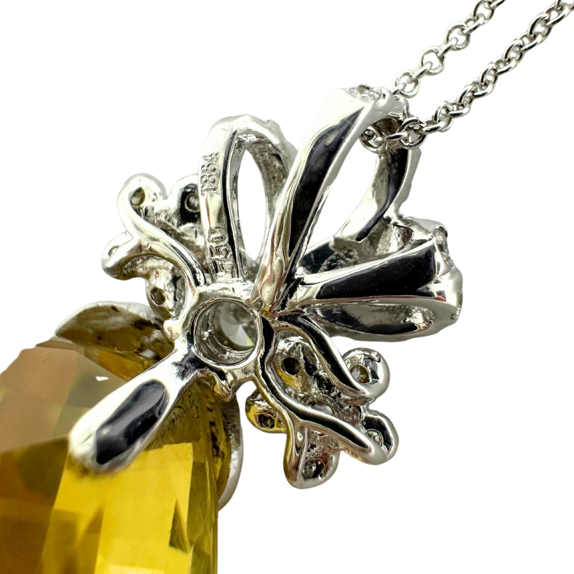 18K White Gold Diamond and Smoky Topaz Pendant Necklace For Sale 1