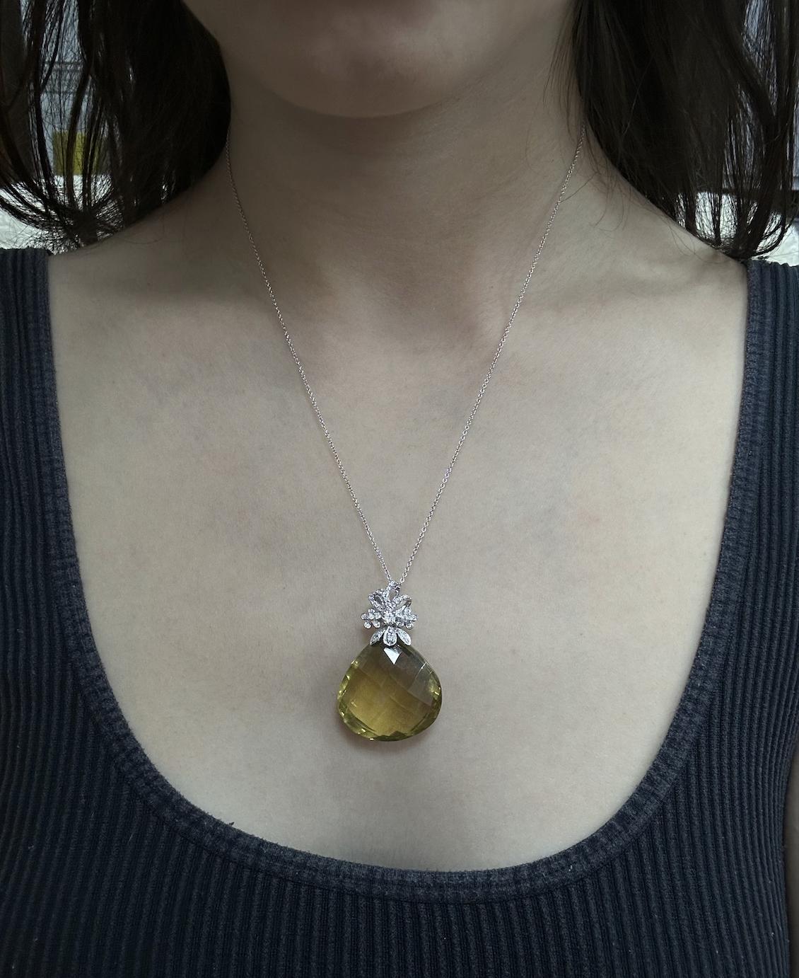 18K White Gold Diamond and Smoky Topaz Pendant Necklace For Sale 3