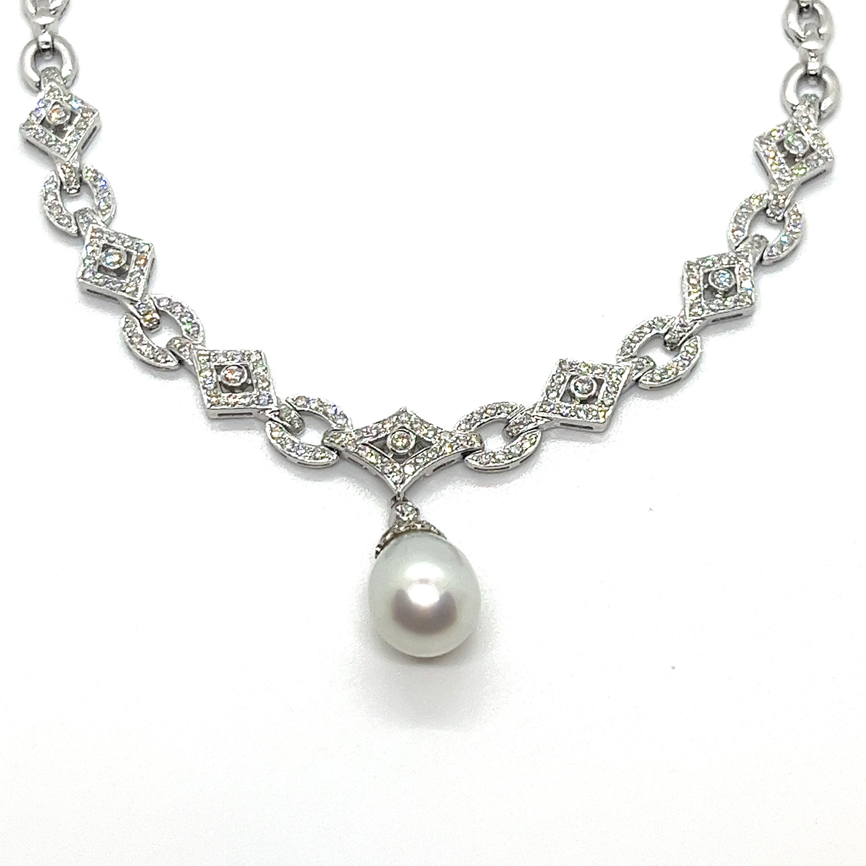 18K White Gold Diamond and South Sea Pearl Necklace In New Condition For Sale In Boston, MA