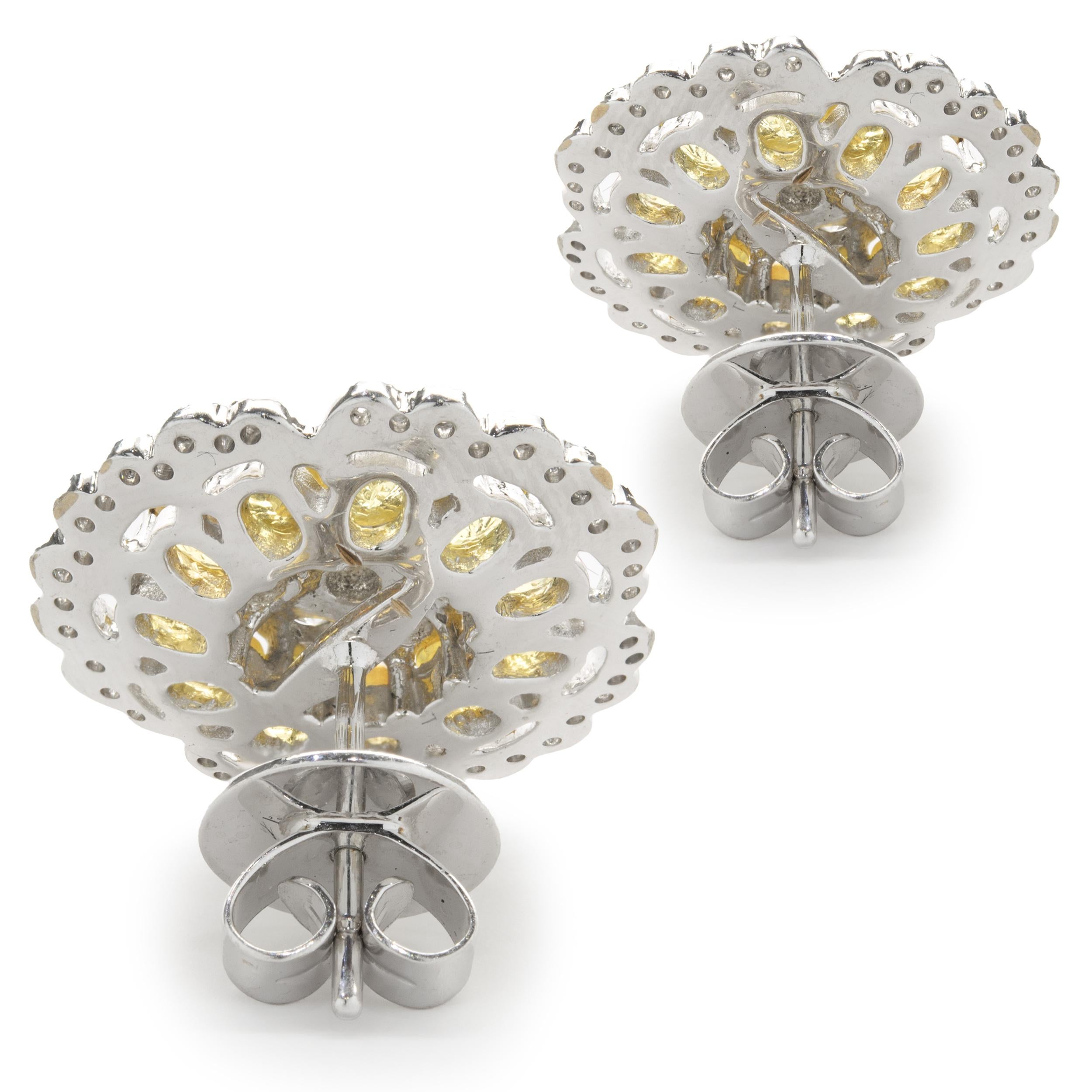 18k White Gold Diamond and Yellow Sapphire Flower Earrings In Excellent Condition In Scottsdale, AZ