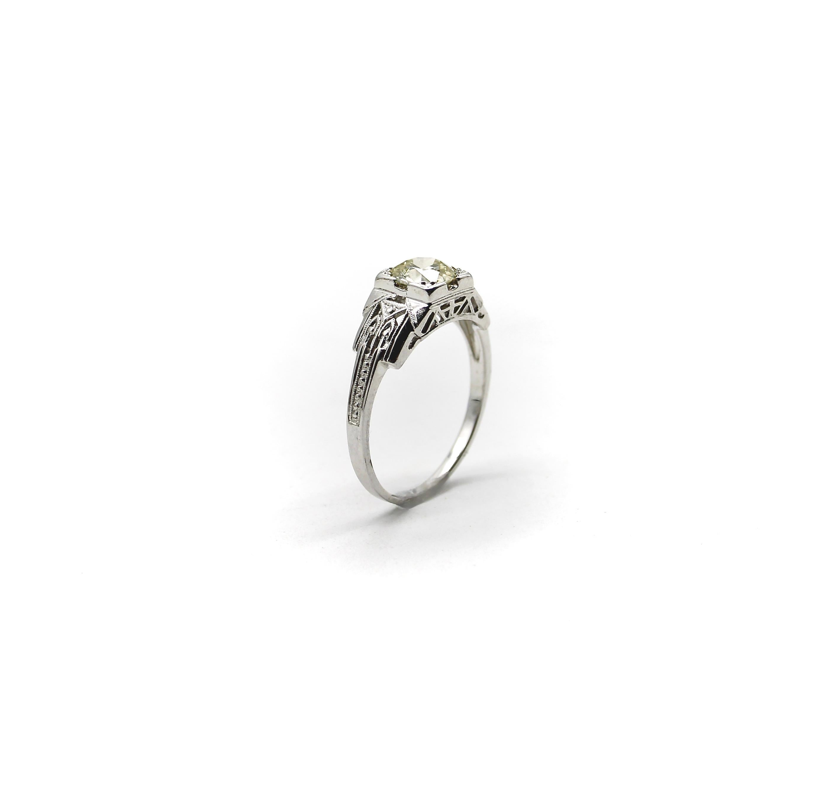Verlobungsring aus 18 Karat Weißgold mit Diamanten im Art déco-Stil  im Zustand „Gut“ im Angebot in Venice, CA