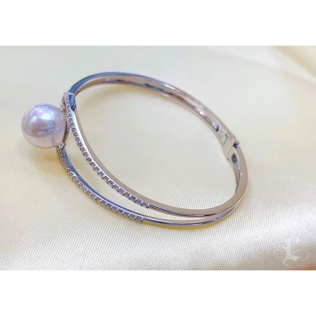 【Sculpted Geometry】Orbital Grace Aurora South Sea Pearl Diamond Bangle For Sale 1