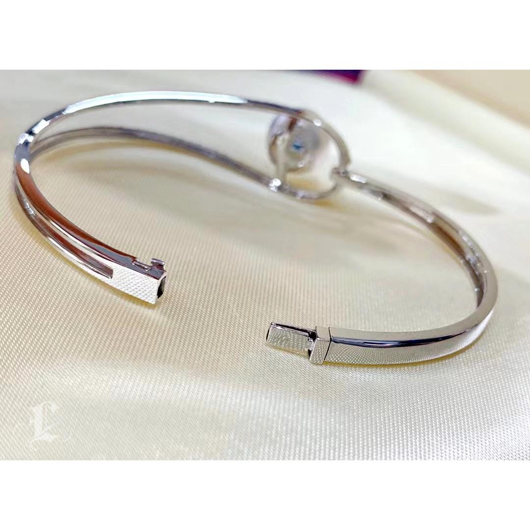 【Sculpted Geometry】Orbital Grace Aurora South Sea Pearl Diamond Bangle For Sale 2