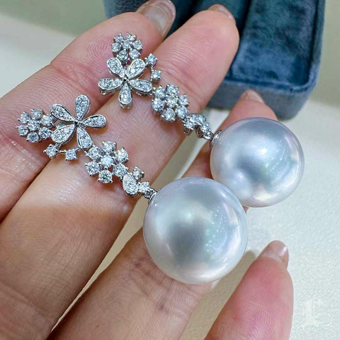 【Vine Symphony】Floral Cluster Diamond Aurora South Sea Pearl Gala Earrings In New Condition For Sale In New York, NY