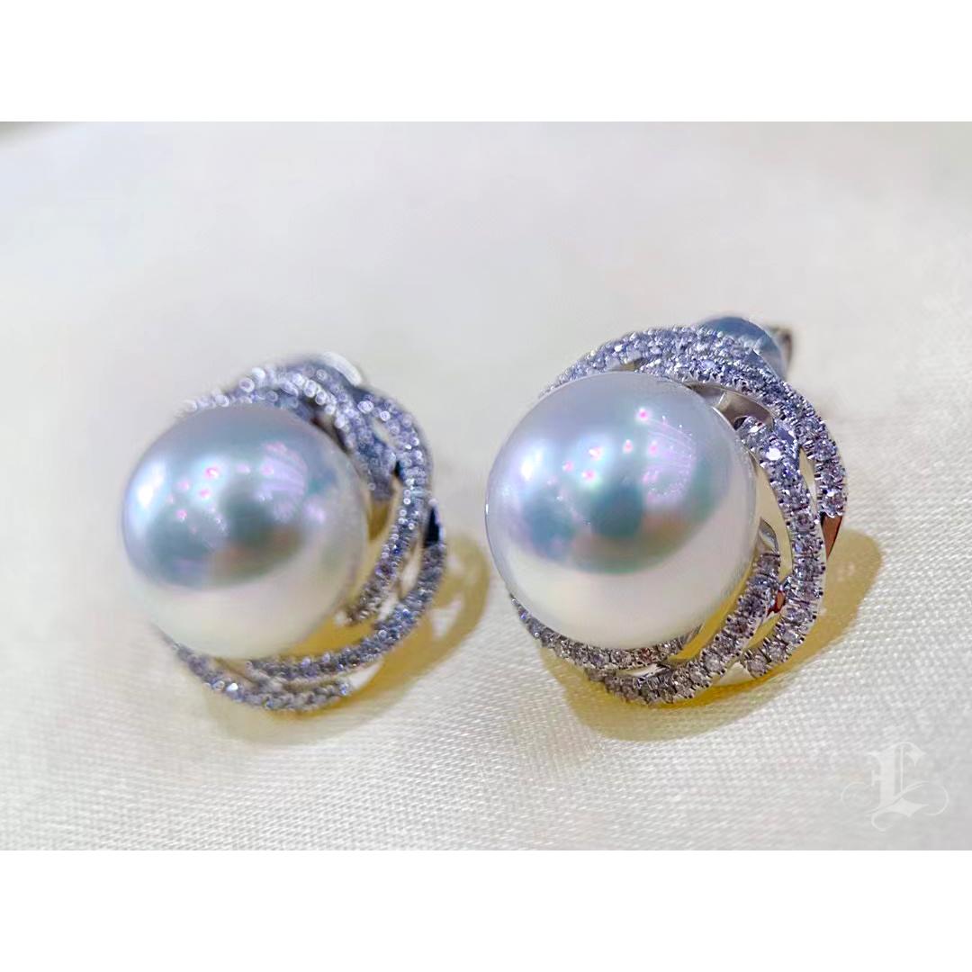 【Crown Radiance】Boucles d'oreilles cocktail diamant de galaxie Aurora perle des mers du sud en vente 1