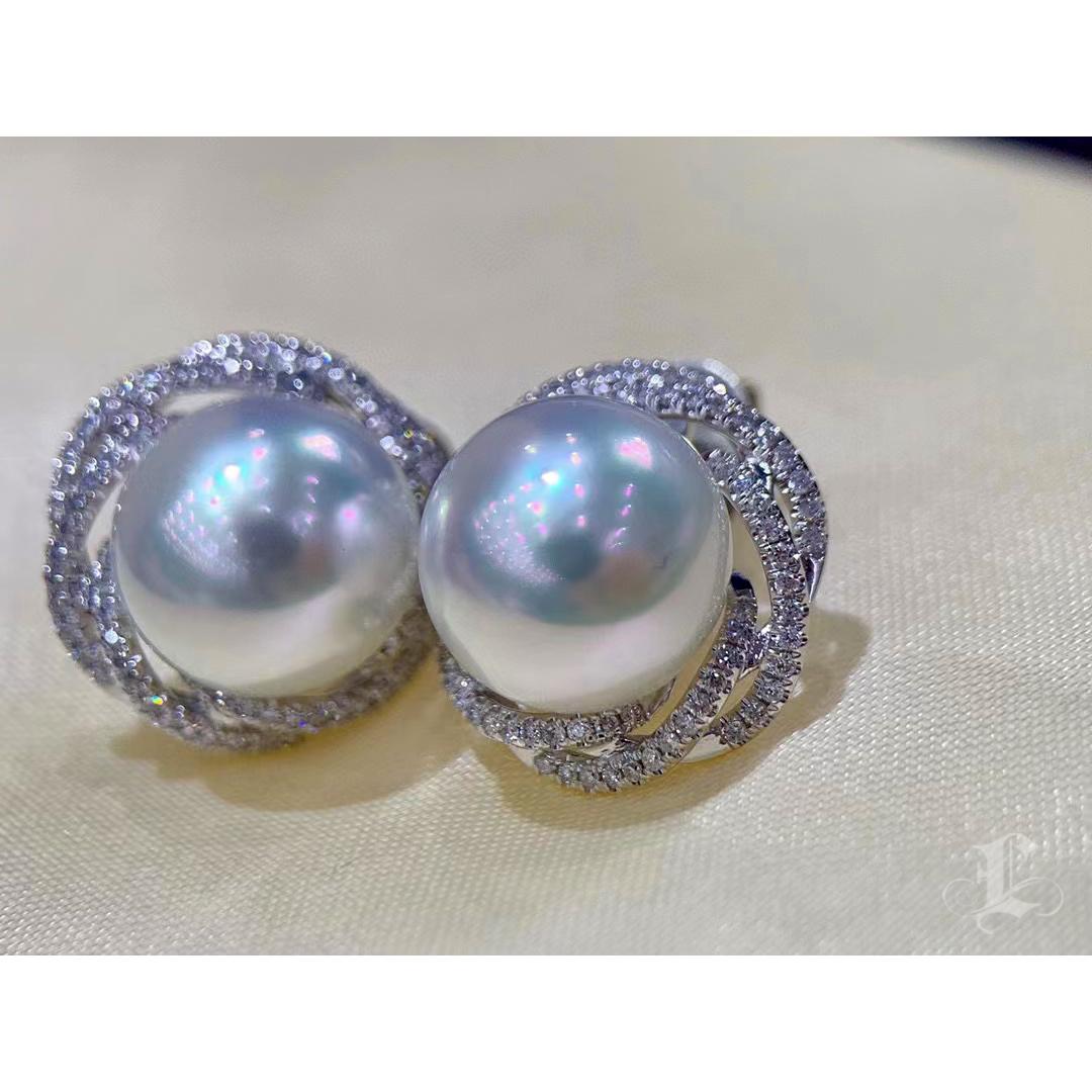 【Crown Radiance】Boucles d'oreilles cocktail diamant de galaxie Aurora perle des mers du sud en vente 4