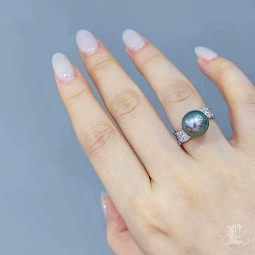 Non taillé 【Lustre Arc】Classic Pavé Aurora Tahitian Pearl Diamond Ring en vente