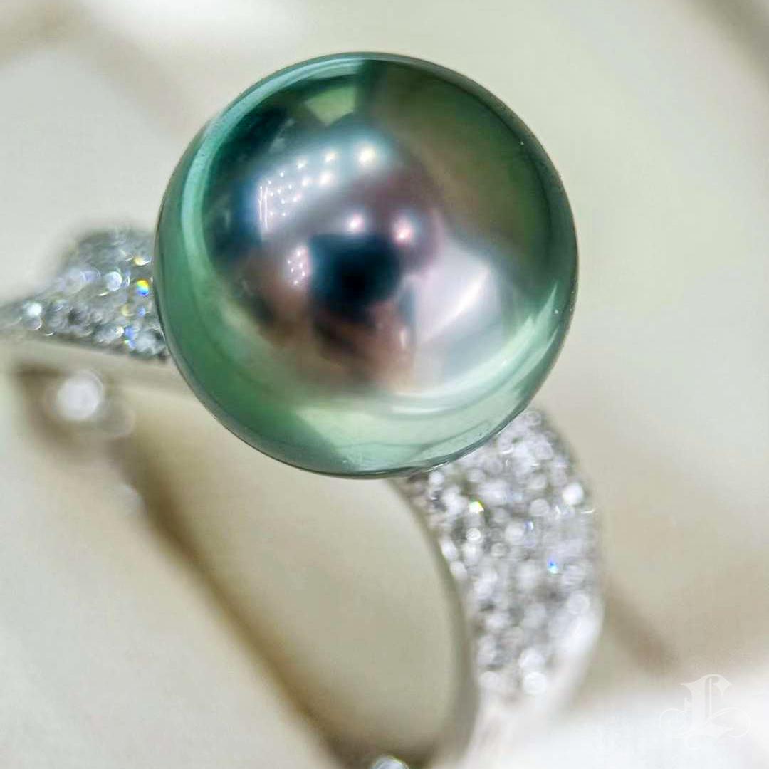【Lustre Arc】Classic Pavé Aurora Tahitian Pearl Diamond Ring Neuf - En vente à New York, NY