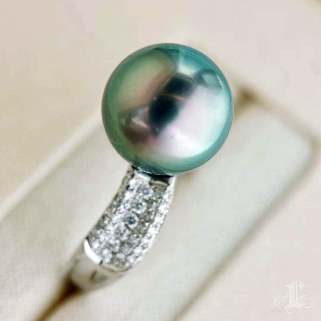 【Lustre Arc】Classic Pavé Aurora Tahitian Pearl Diamond Ring en vente 4