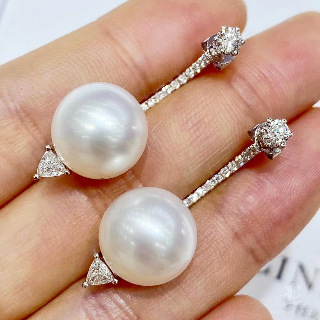 【Lustre Arc】Aurora Arch Diamond South Sea Pearl Earrings In New Condition For Sale In New York, NY