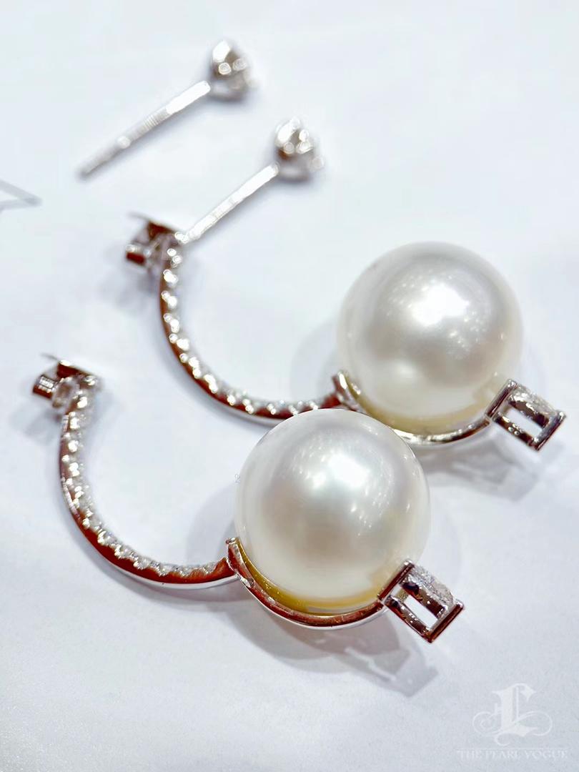 【Lustre Arc】Aurora Arch Diamond South Sea Pearl Earrings For Sale 1
