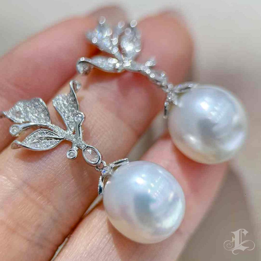 【Vine Symphony】Aurora Vineleaf Aurora 12–13mm South Sea Pearl Earrings For Sale 2